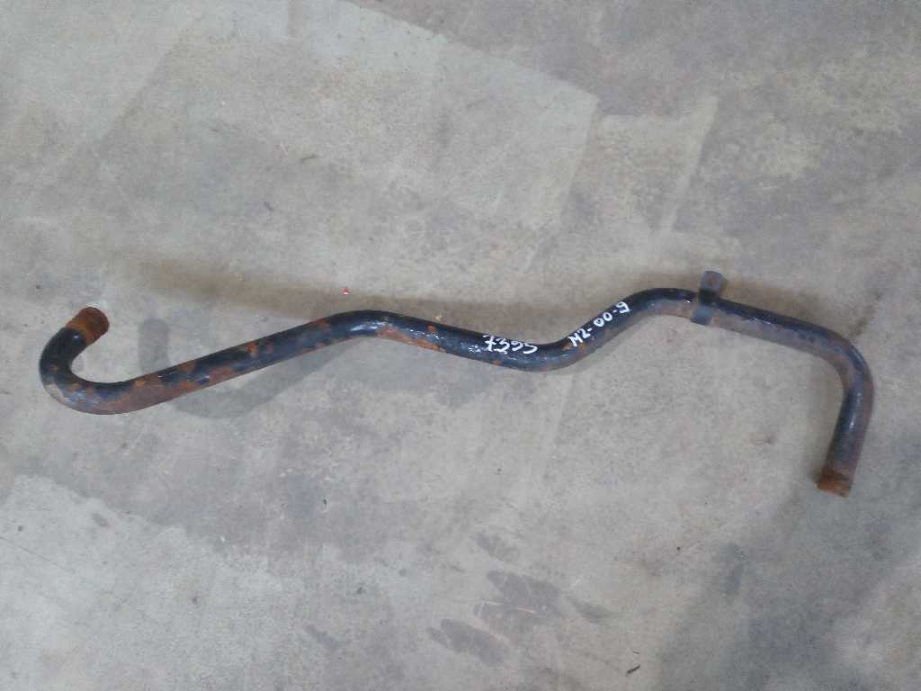 патрубок системы охлаждения б/у \ 32/880